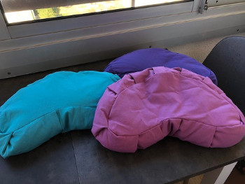 Lynn THIRY coussin yoga meditation fait main